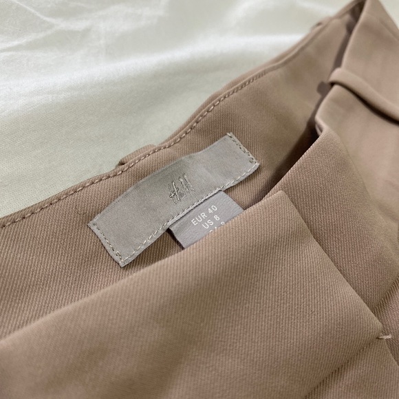 H&M Shorts - Picture 3 of 4